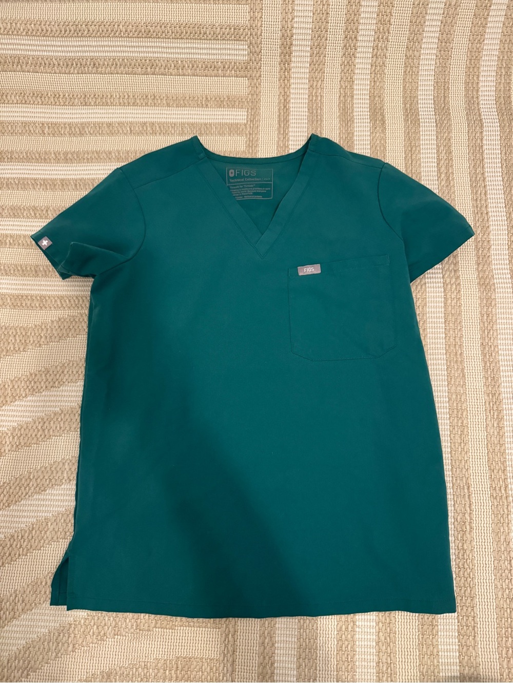 FIGS women’s Teal V-Neck Scrub Top